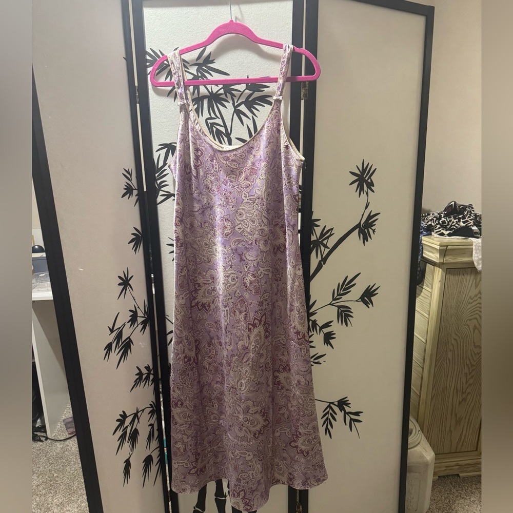 Oscar de la Renta satin long slip.